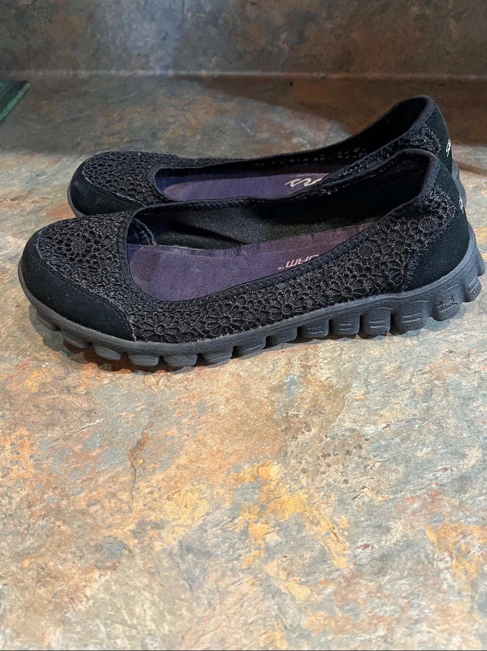 SKECHERS WOMEN shoes 9.5 BLACK memory foam Sweet Pea lace 2450